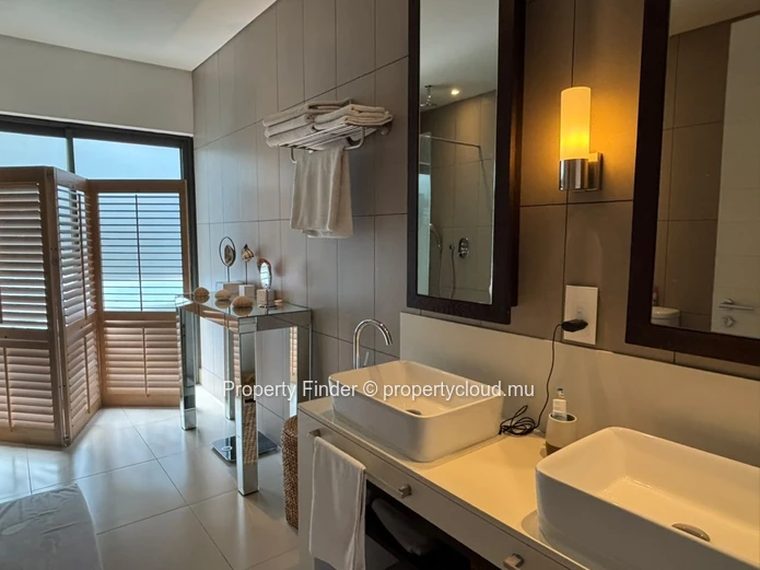 Exceptional Marina Residence – Luxury Waterfront Living in Black River