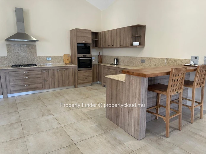 Contemporary New 4-Bedroom Residence in Tamarin