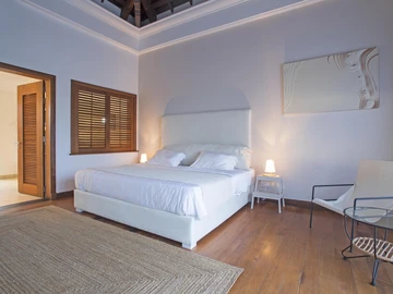 5 Bedroom Villa