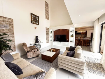 4 Bedroom Villa