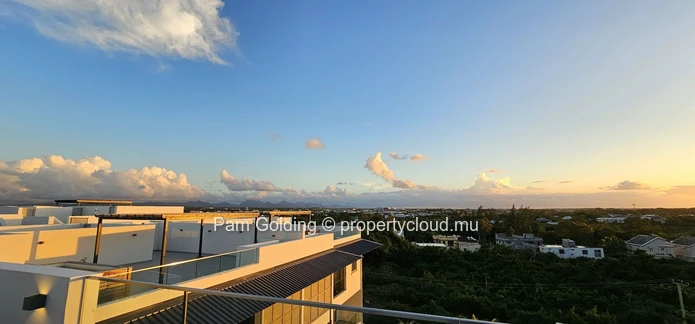 Penthouse à vendre à Pereybere, Île Maurice | Ki Resort Rooftop, Piscine & Vues sur le Coucher de Soleil