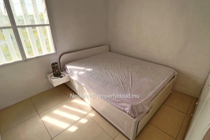 Semi-detached 3-bed house in a popular residence with huge garden
