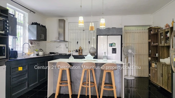 6 Bedroom Villa with Rental Income Potential in Cap Malheureux
