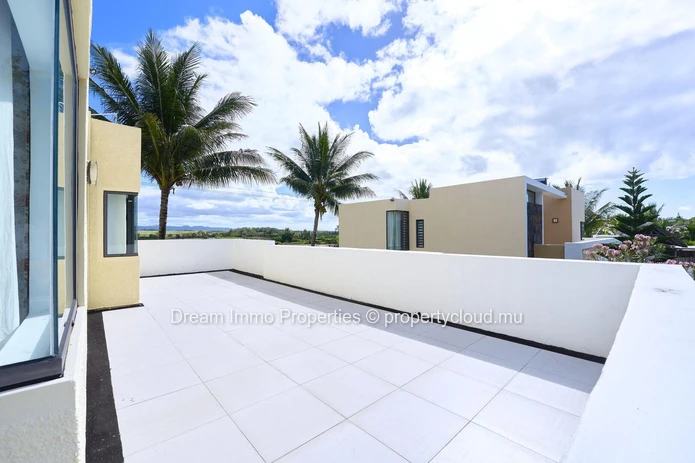 Top Investor Deal! 3 Villas With Sea View & Beachfront In Belle Mare – Mauritius