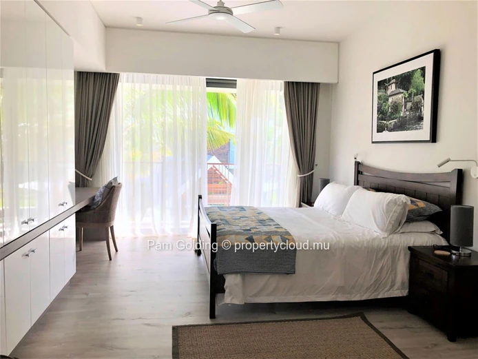 Modern with charm, 3 bedrooms apartment on the golf