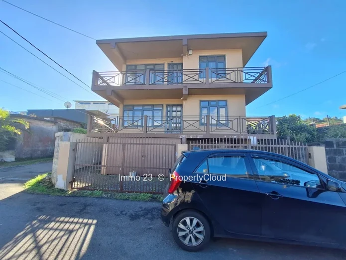 House / Villa - 6 bedrooms - Curepipe - Ref. MA94549VE