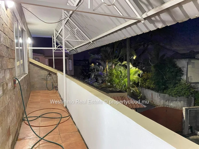 QUATRE BORNES – Elegant 135m² flat for rent | Comfort, Space Ideal Location