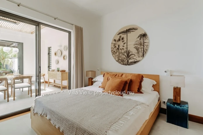 Cap Malheureux - Superb contemporary 3 bedroom villa on the beachfront