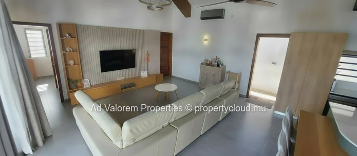Exclusive – For Rent: 3-Bedroom Villa with Pool & Solar Energy in Grand Baie (Sole Mandate)