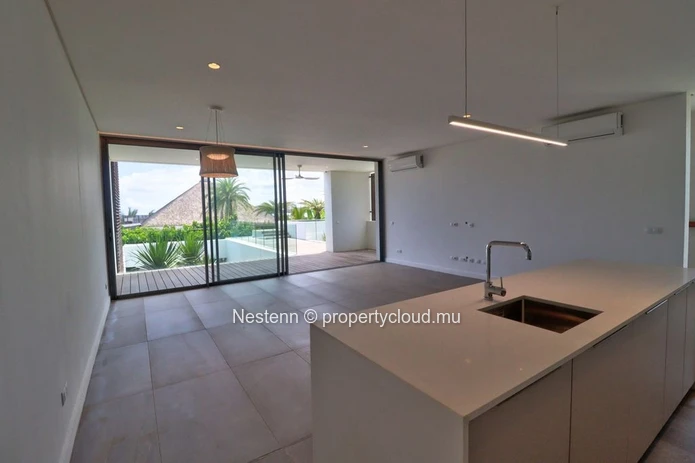 Magnifique duplex de 3 chambres avec piscine privée et vue mer