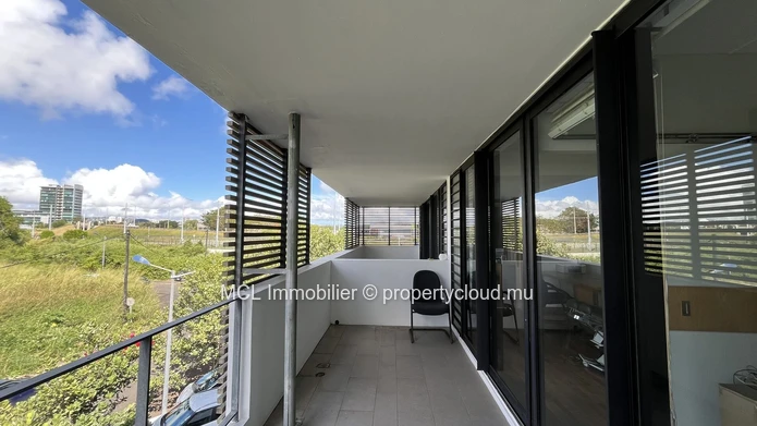 Bureau de 152 m² à vendre à Ébène