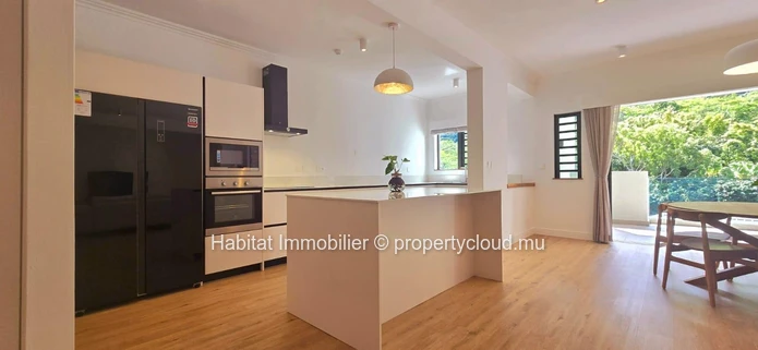 A louer : Découvrez ce magnifique appartement de 185 m², entièrement meublé et équipé, situé à Moka