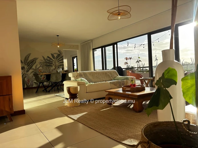 Superbe penthouse à louer à deux pas de la plage de La Preneuse, Rivière Noire, Île Maurice