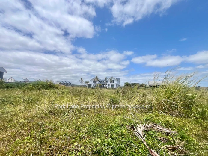 Terrain Résidentiel à Vendre à Helvetia, Moka – 1222m²