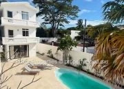 À LOUER | Duplex Moderne de 2 Chambres à Trou aux Biches
