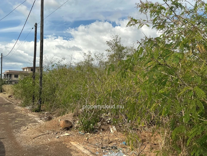 A VENDRE terrain résidentiel 304 m2 (7,25 perches), Pointe aux Piments
