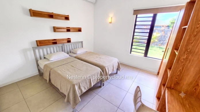 Villa familiale moderne de 4 chambres dans un beau jardin