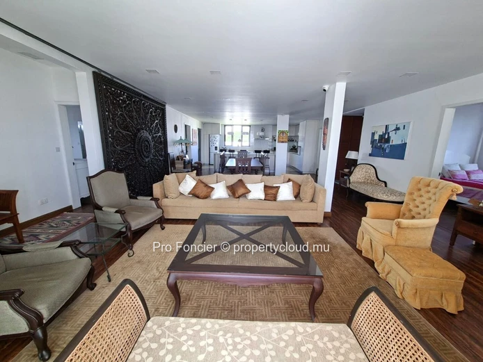 Appartement à vendre à Curepipe - Un bien moderne de 260 m² à vendre en plein centre