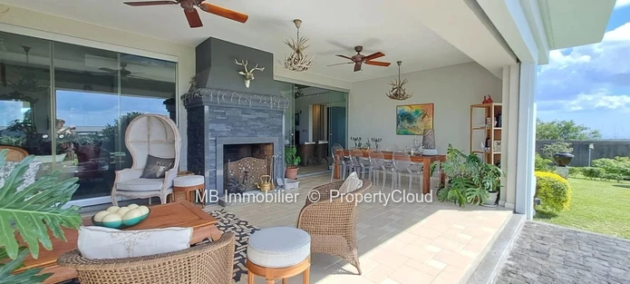 Villa for sale.