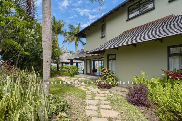 Sublime Beachfront Villa, Access And Sea View At Four Seasons Anahita In Beau Champ - Mauritius