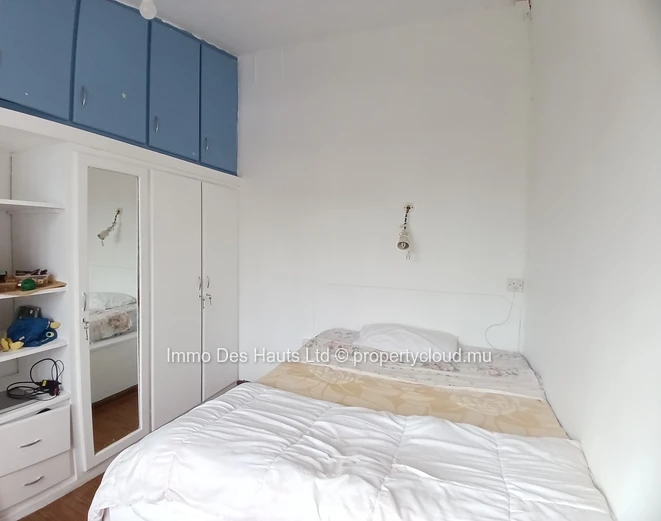 Maison de 5 chambres meublé en location long terme Curepipe 