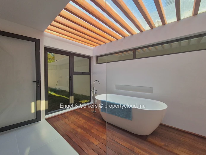 Fully Furnished Contemporary Island Living