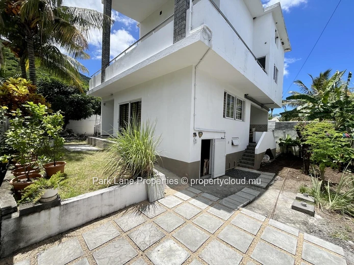 Appartement de plain-pied au charme authentique