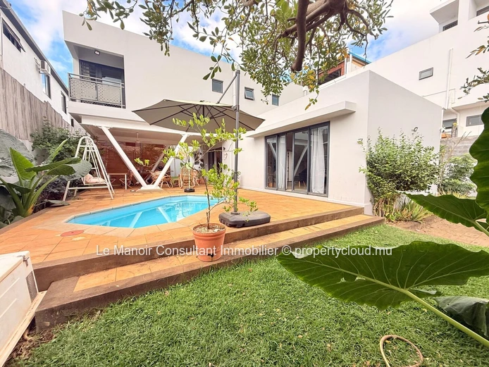 Villa moderne meublée avec piscine — idéale en résidence principale ou investissement locatif