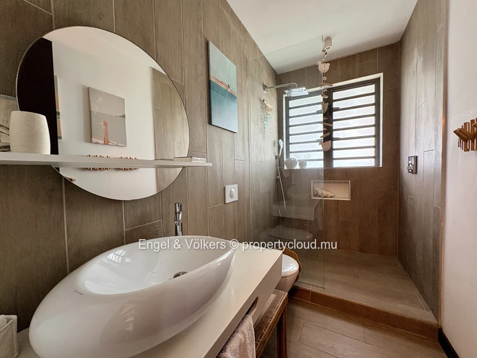 FOR SALE - Exceptional Private Villa with Uninterrupted Panoramic Views in Black River