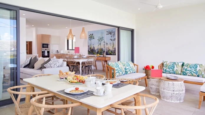 FOR SALE - Apartment R+2 - Pointe aux Canonniers - 3 bedrooms, communal pool, close to the beach - accessible to fore...