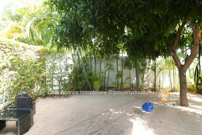 Family 4-Bedroom House with Swimming Pool | Tamarin