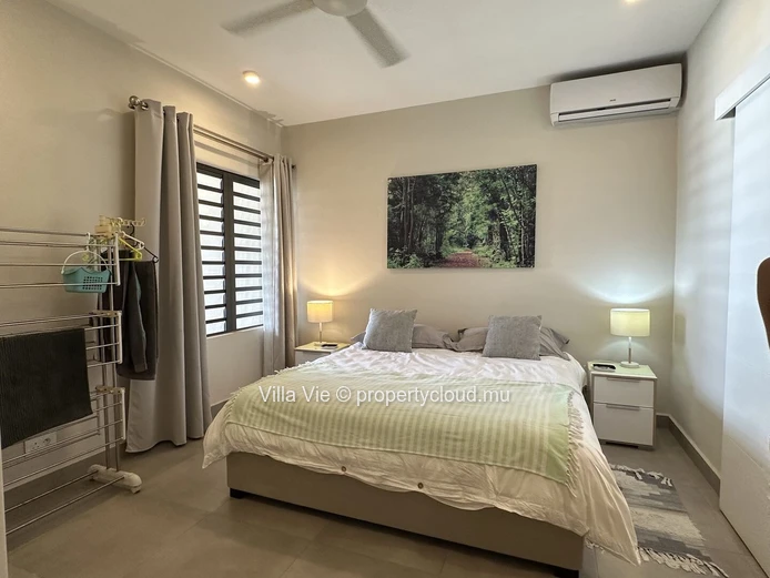 Pereybere - 2-bedroom penthouse (Sole Mandate)