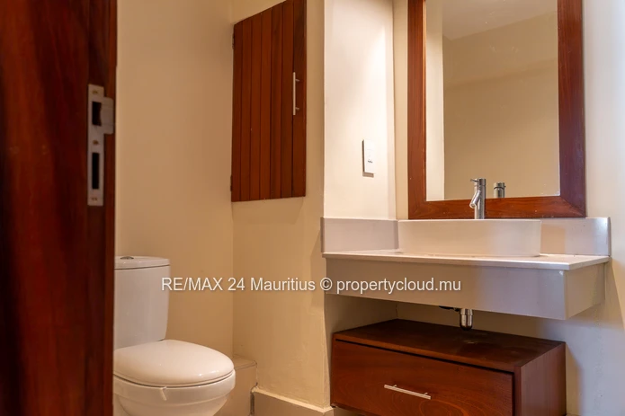 2-Bedroom Apartment near La Preneuse Beach
