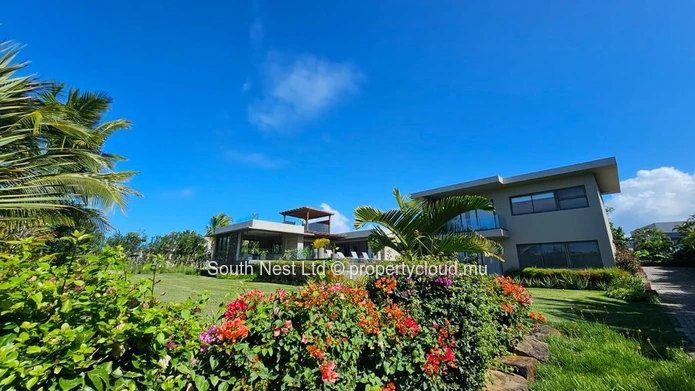 Villa de 4 chambres à l'architecture moderne dans un prestigieux domaine de golf
