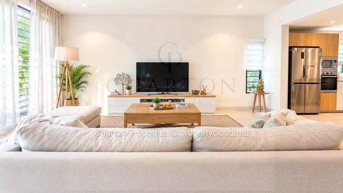 3-bedroom ground-floor apartment in the heart of Rivière Noire's nautical universe