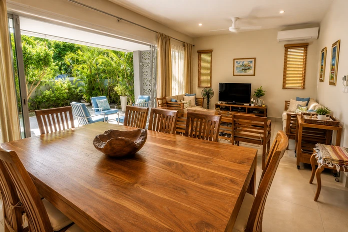 3 bed beachside apartment