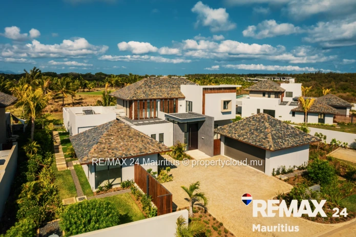 5-Bedroom Villa | Mont Choisy, Grand Baie Exclusive golf-front villa in a prestigious estate on the