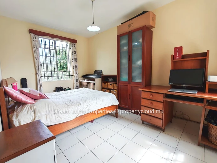 Spacieux appartement duplex de 3 chambres avec jardin privatif à Vacoas – Ile Maurice