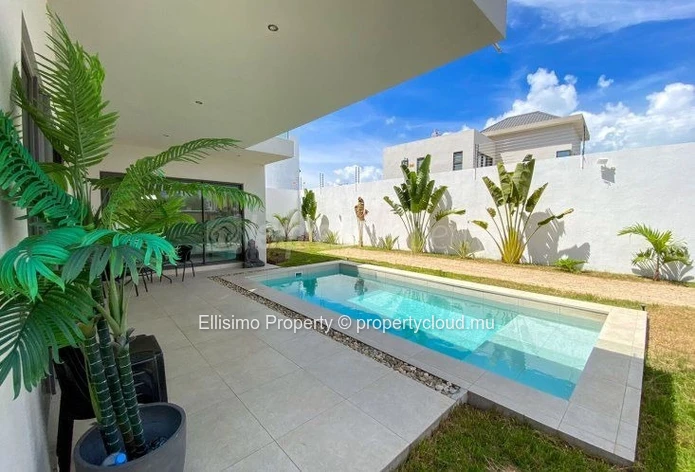 For Sale – Modern Villa in Péreybère