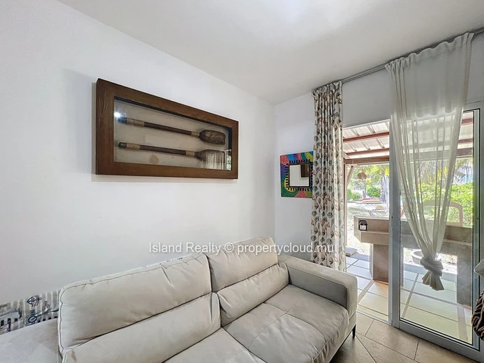 Modern 3-Bedroom Duplex – Direct Access to Shared Pool – Bain Boeuf – 1-Minute Walk to the Beach