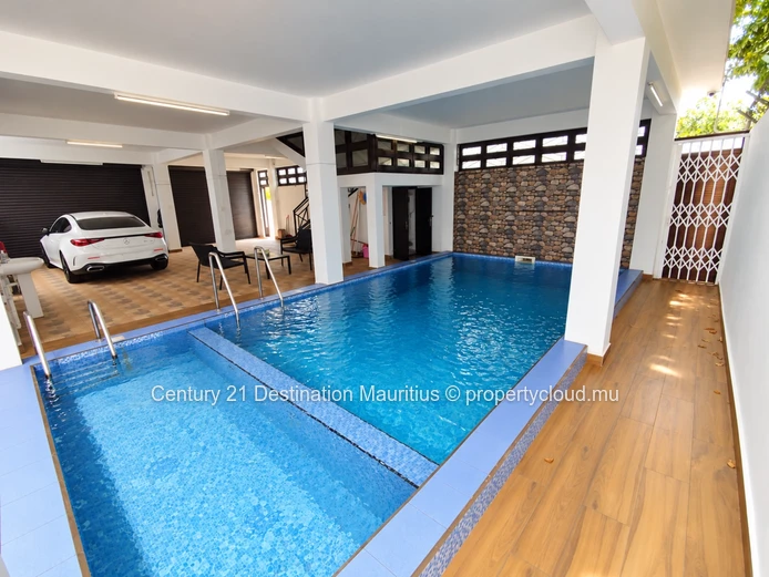 Grand Baie : 2 Appartements De 3 Chambres À Deux Pas De La Plager