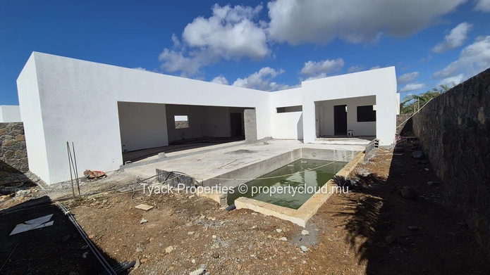 Villa de Luxe 4 Chambres à Vendre Proche de La Croisette avec Piscine Privée