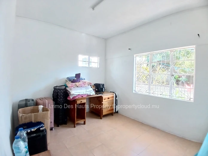 Maison de 2 chambres non meublé en location long terme curepipe 