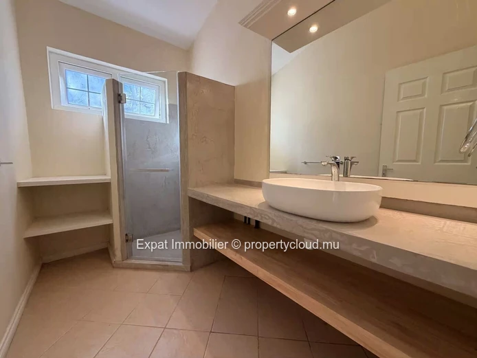 Renovated Family Home with Large Garden and Pool – For Rent in Petite Rivière Noire