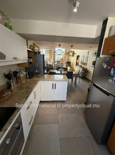Luxurious Beachfront Penthouse in Péreybère with Easy Sea Acess and Resort-style Amenities! 