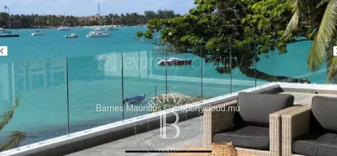 Grand Baie - Seafront Penthouse With 4 Bedrooms