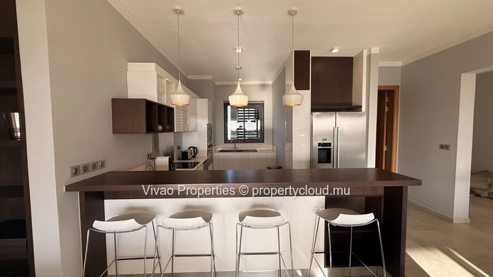Appartement de luxe de 5 chambres en suite à louer à Balaclava - 150 000 Rs par mois