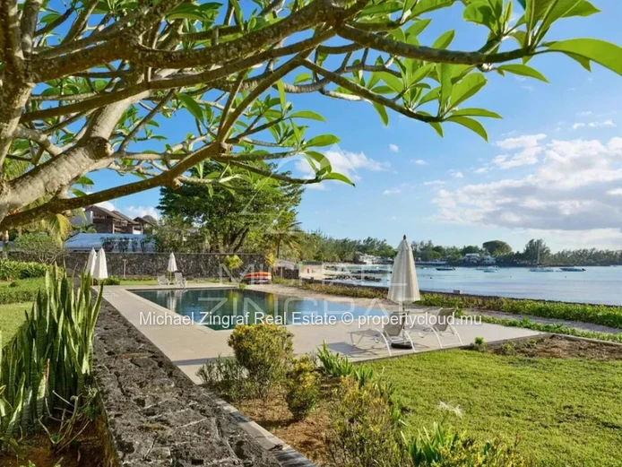 Exceptional Seafront Penthouse with Panoramic Ocean Views – Péreybère