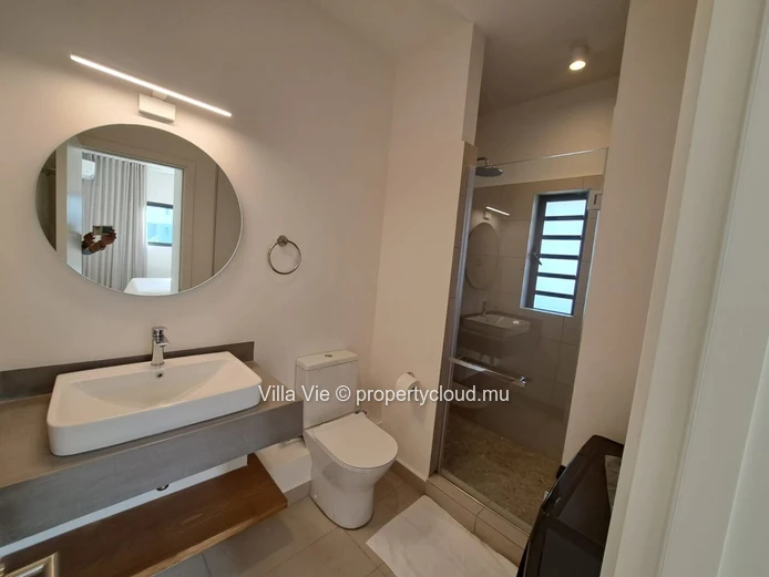 Beau Plan - Appartement moderne de 2 chambres avec petit jardin