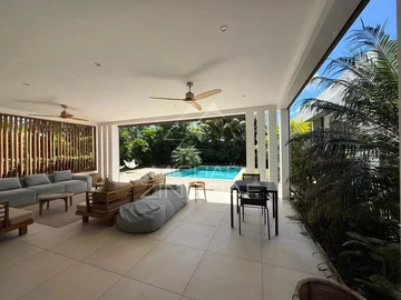 4 Bedroom Villa
